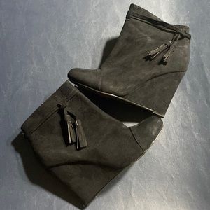 Suede Forever 21 booties